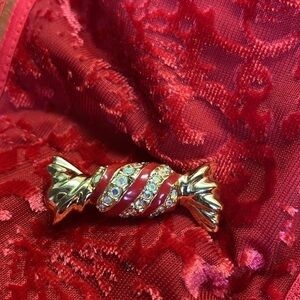 CHRISTMAS Candy Classic Gold and Red Brooch Costume Jewelry